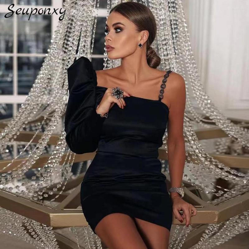 Casual Dresses High Quality 2023 Women's Bodycon Mini Dress Elegant Backless Sexy One Shoulder Long Sleeve Celebrity Party Club, Black
Casual Dresses High Quality 2023 Women's Bodycon Mini Dress Elegant Backless Sexy One Shoulder Long Sleeve Celebrity Party Club, Black