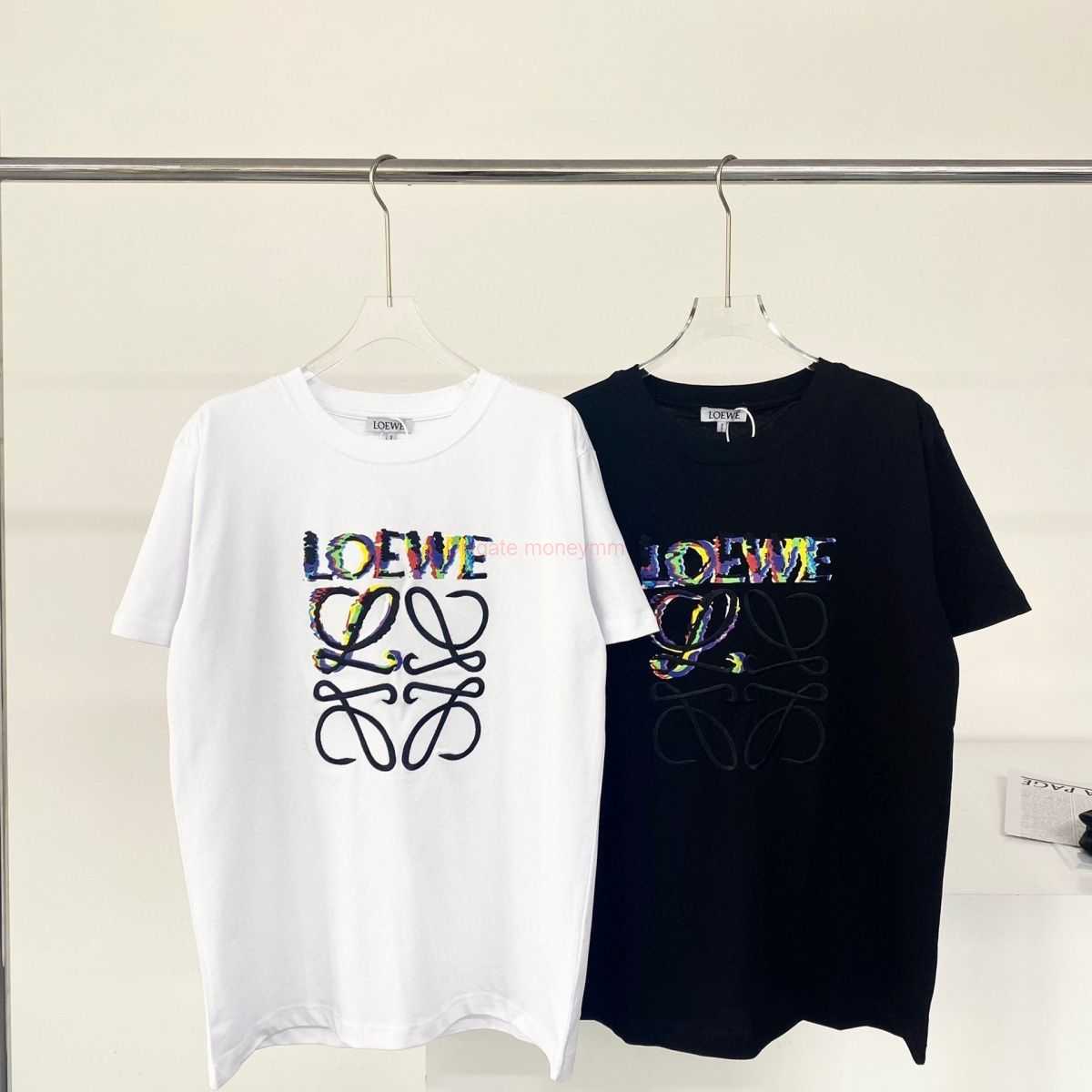 Designer Fashion Clothing Tees Tshirts Loewe 2023 Springsummer New High Quality Colorful Fantasy Embroidery Rainbow Short Sleeve Tshirt Couple Top Trend Luxury Ca, White
Designer Fashion Clothing Tees Tshirts Loewe 2023 Springsummer New High Quality Colorful Fantasy Embroidery Rainbow Short Sleeve Tshirt Couple Top Trend Luxury Ca, White