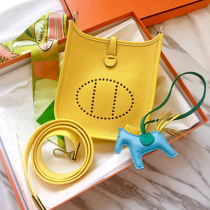 Designer H Home bag Evelynn 2023 New Handmade Wax Thread Evelyns Mini Small Bag One Shoulder Crossbody Versatile Women's Fashion Trend MLL8
Designer H Home bag Evelynn 2023 New Handmade Wax Thread Evelyns Mini Small Bag One Shoulder Crossbody Versatile Women's Fashion Trend MLL8