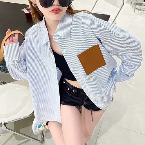 Designer Fashion Clothing Mens Casual Shirts Loewe High Quality Chest Leather Label Pocket Blue Striped Shirt for Men and Women Classic Trend Shirt Short Long Sleeve, Shipping fee
Designer Fashion Clothing Mens Casual Shirts Loewe High Quality Chest Leather Label Pocket Blue Striped Shirt for Men and Women Classic Trend Shirt Short Long Sleeve, Shipping fee