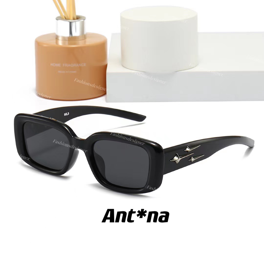Mens designer sunglasses GM glasses Gentle Monster luxury sunglasses Fashion Designer Sunglasses Goggle Beach Sun Glasses For Man Woman sun shades original case
Mens designer sunglasses GM glasses Gentle Monster luxury sunglasses Fashion Designer Sunglasses Goggle Beach Sun Glasses For Man Woman sun shades original case