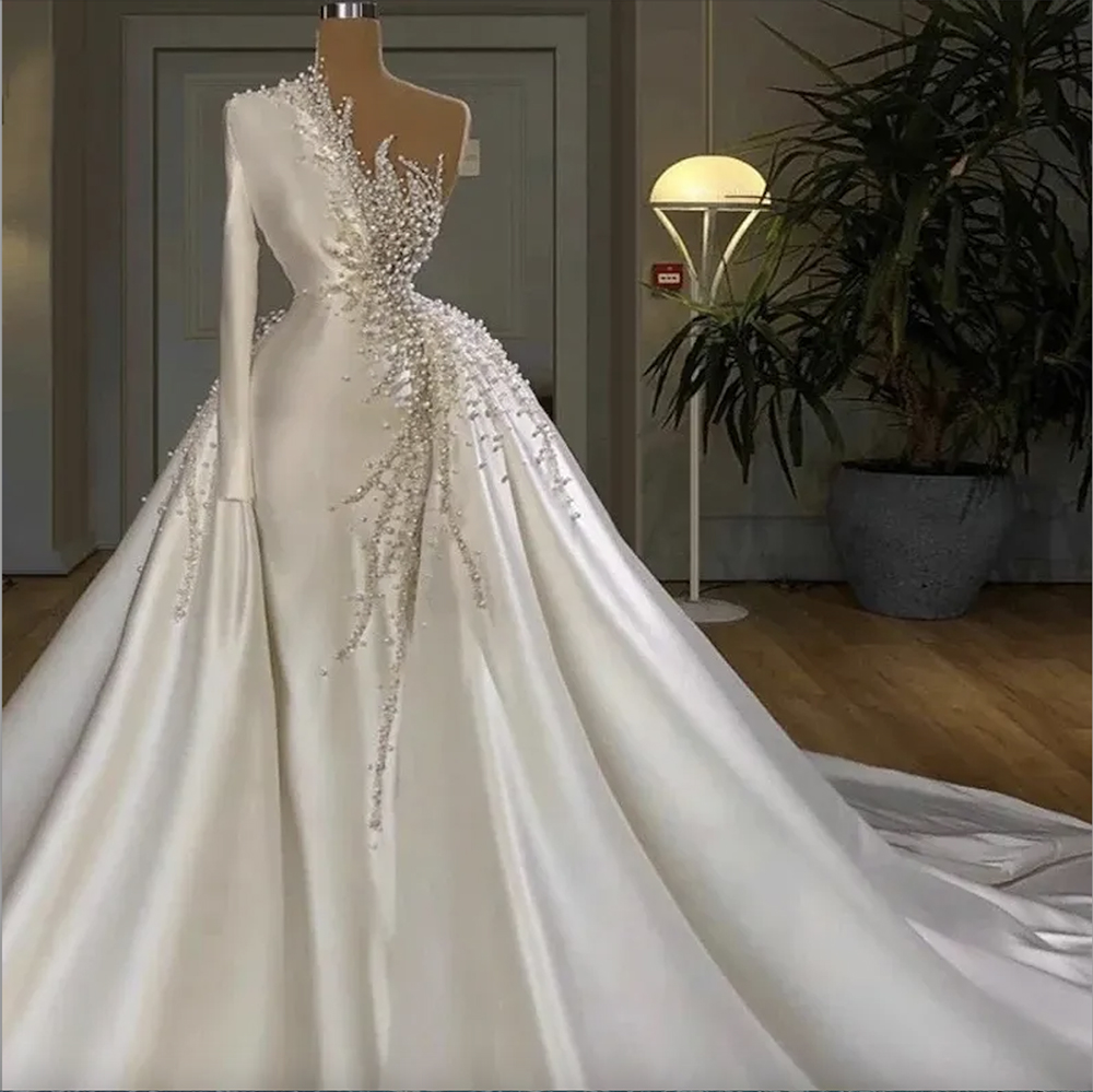 Gorgeous Dubai Arabic Mermaid Wedding Gowns With Detachable Train Elegant Satin Pearls Formal Church Bridal Dress One Shoulder Long Sleeve Robe De Soi