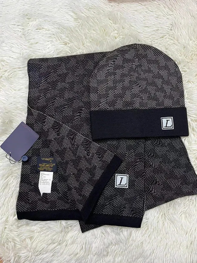 Femmes Scadroet Set New Fashion High Quality Men And Women Hat Scarfs Sets Warm Hats Scarves Accessories Knitting scarf keep warmbeanie With box
Femmes Scadroet Set New Fashion High Quality Men And Women Hat Scarfs Sets Warm Hats Scarves Accessories Knitting scarf keep warmbeanie With box
