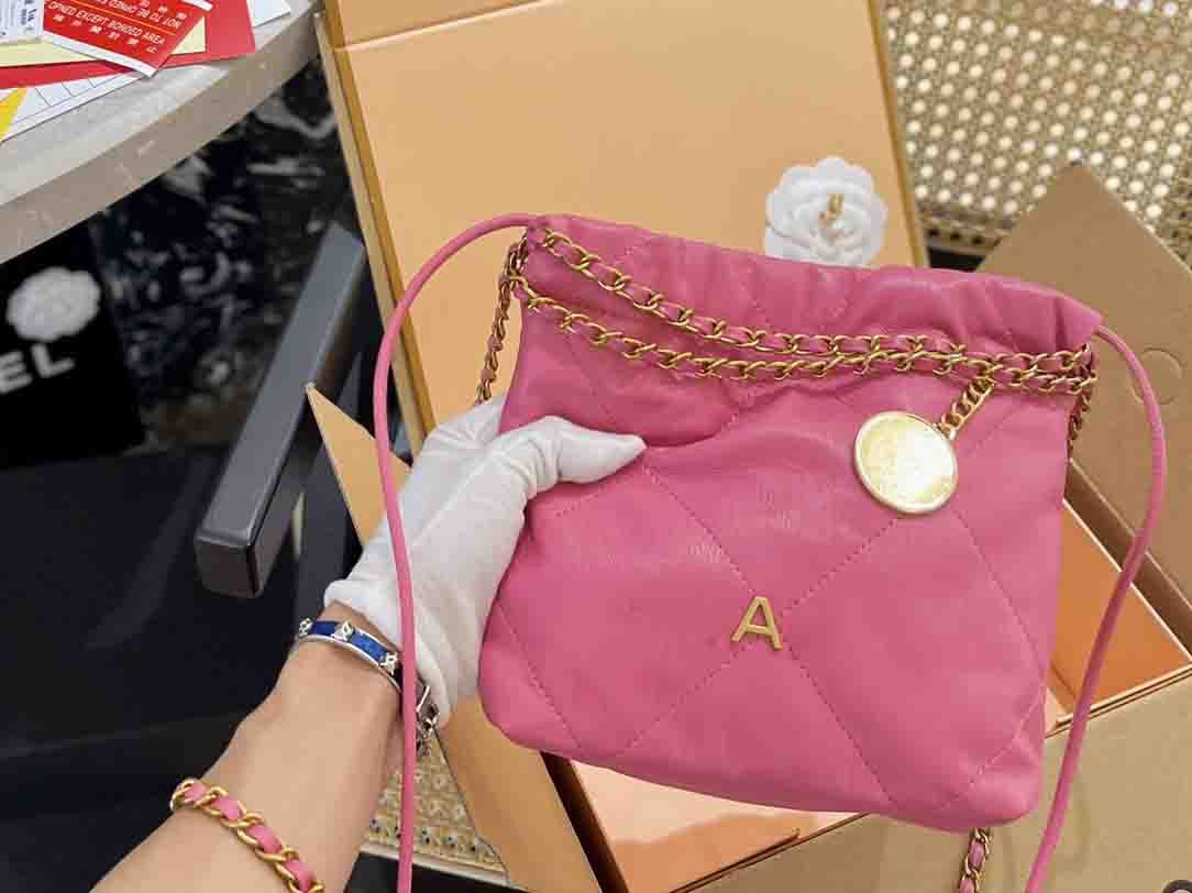 New handbag Designer bags C Bin bag gold Tote bag One shoulder underarm bag Luxury chain bag Leather Ladies Purse Women Pochette pink Clutch, Red
New handbag Designer bags C Bin bag gold Tote bag One shoulder underarm bag Luxury chain bag Leather Ladies Purse Women Pochette pink Clutch, Red
