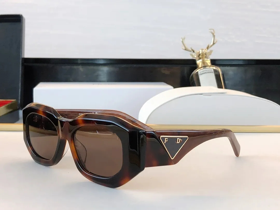 621s gner Sunglasses Original Eyeglasses Outdoor Shades Frame Fashion Classic Lady Mirrors for Women and Men Glasses Unisex
621s gner Sunglasses Original Eyeglasses Outdoor Shades Frame Fashion Classic Lady Mirrors for Women and Men Glasses Unisex