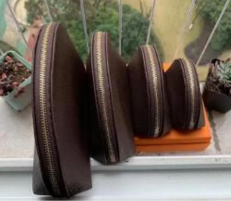 2023 fashion Women cosmetic bags organizer famous makeup bag travel pouch make up bag ladies cluch purses organizador toiletry bag 4pcs set