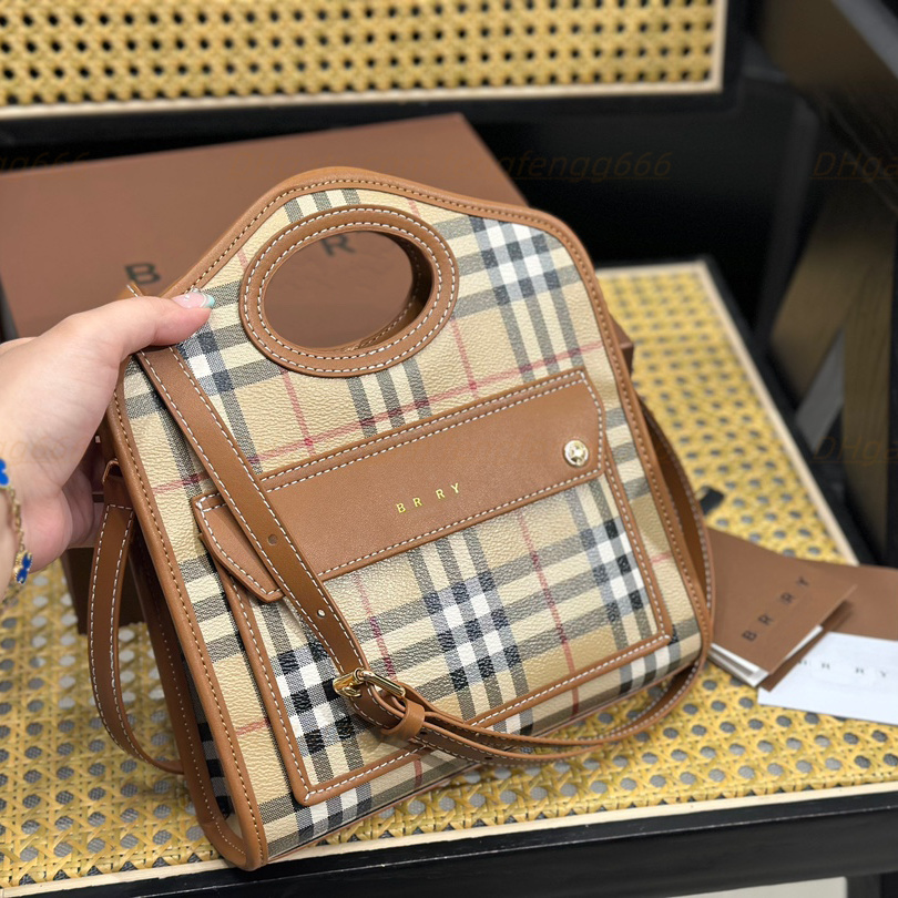 High Quality Cosmetic Bags handbags Luxurys Genuine Leather Hand clutch bags Mini Pocket Bag Totes Fashion bags designer woman bags shoulder bags Crossbody bags, A6
High Quality Cosmetic Bags handbags Luxurys Genuine Leather Hand clutch bags Mini Pocket Bag Totes Fashion bags designer woman bags shoulder bags Crossbody bags, A6