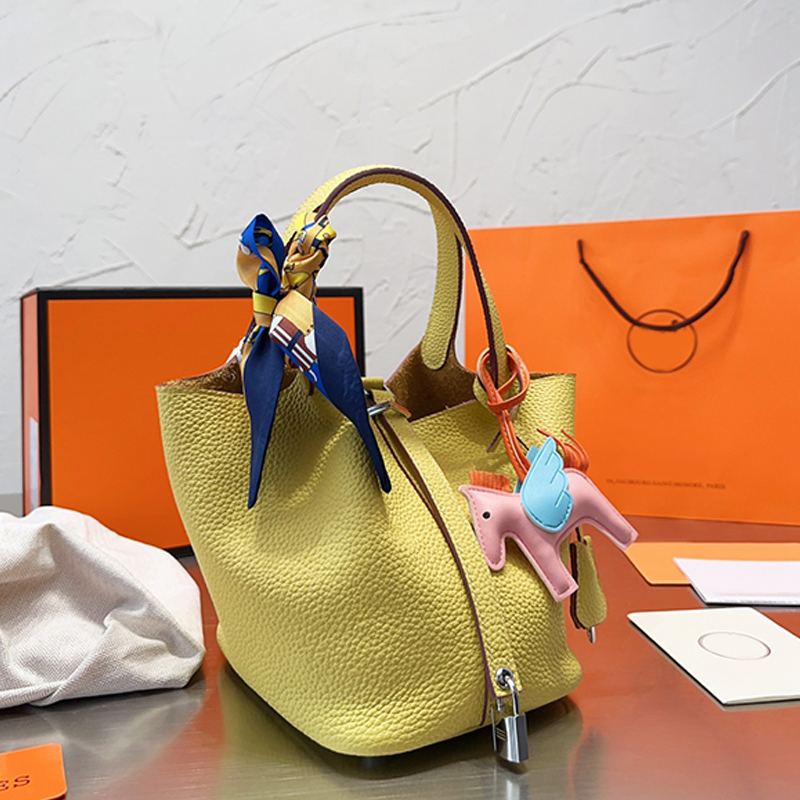 Picotin Lock Bag Bolide Bucket Bag 5A Quality Fashion One Shoulder Bag Tote Bag Luxury Designer Bag Female brand leather Large capacity purse, Grey
Picotin Lock Bag Bolide Bucket Bag 5A Quality Fashion One Shoulder Bag Tote Bag Luxury Designer Bag Female brand leather Large capacity purse, Grey