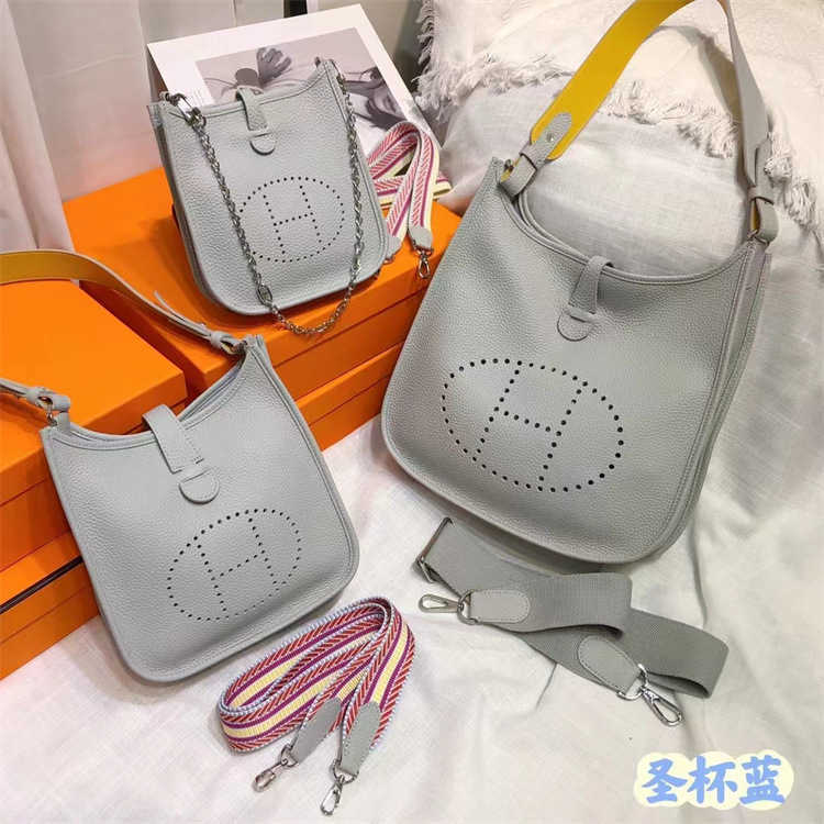 Designer H Home bag Evelynn New Cowhide 2023 Evelynse Mini 17 29 TOGO Top Layer One Shoulder Crossbody 2YEC, Large 29cm
Designer H Home bag Evelynn New Cowhide 2023 Evelynse Mini 17 29 TOGO Top Layer One Shoulder Crossbody 2YEC, Large 29cm