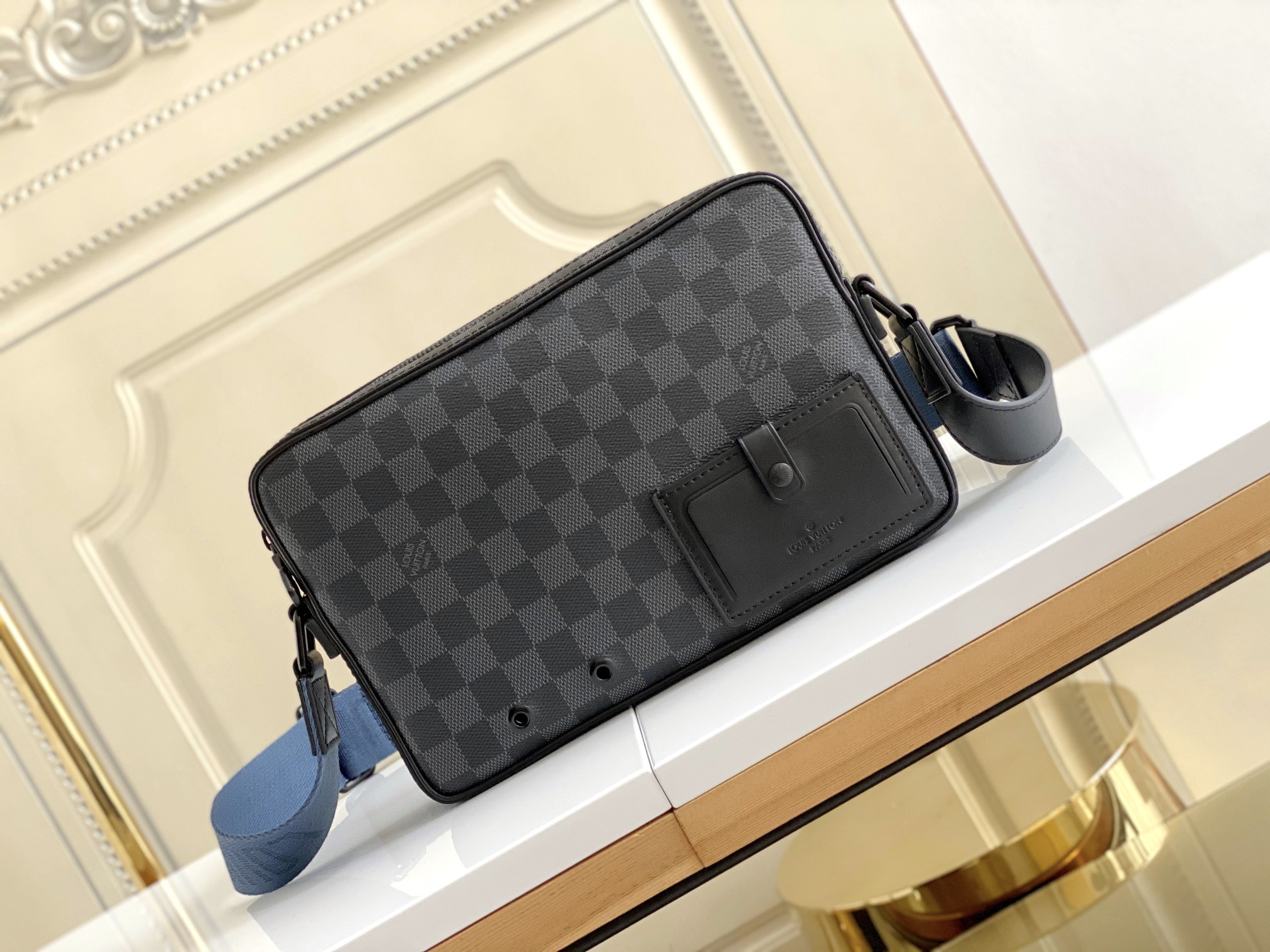Shoulder bag ALPHA fashion real leather with logo totes Messenger Bags canvas M44165 M43918, Black
Shoulder bag ALPHA fashion real leather with logo totes Messenger Bags canvas M44165 M43918, Black