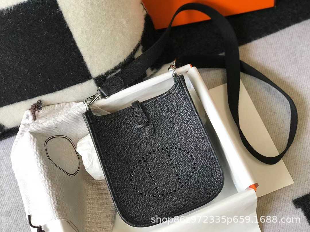 Designer H Home bag Evelynn Evelyns Small Street Casual Versatile Togo Cowhide Cutout Letter Litchi Pattern Tote One Shoulder Crossbody Women's Bag M0P2, 18cm
Designer H Home bag Evelynn Evelyns Small Street Casual Versatile Togo Cowhide Cutout Letter Litchi Pattern Tote One Shoulder Crossbody Women's Bag M0P2, 18cm