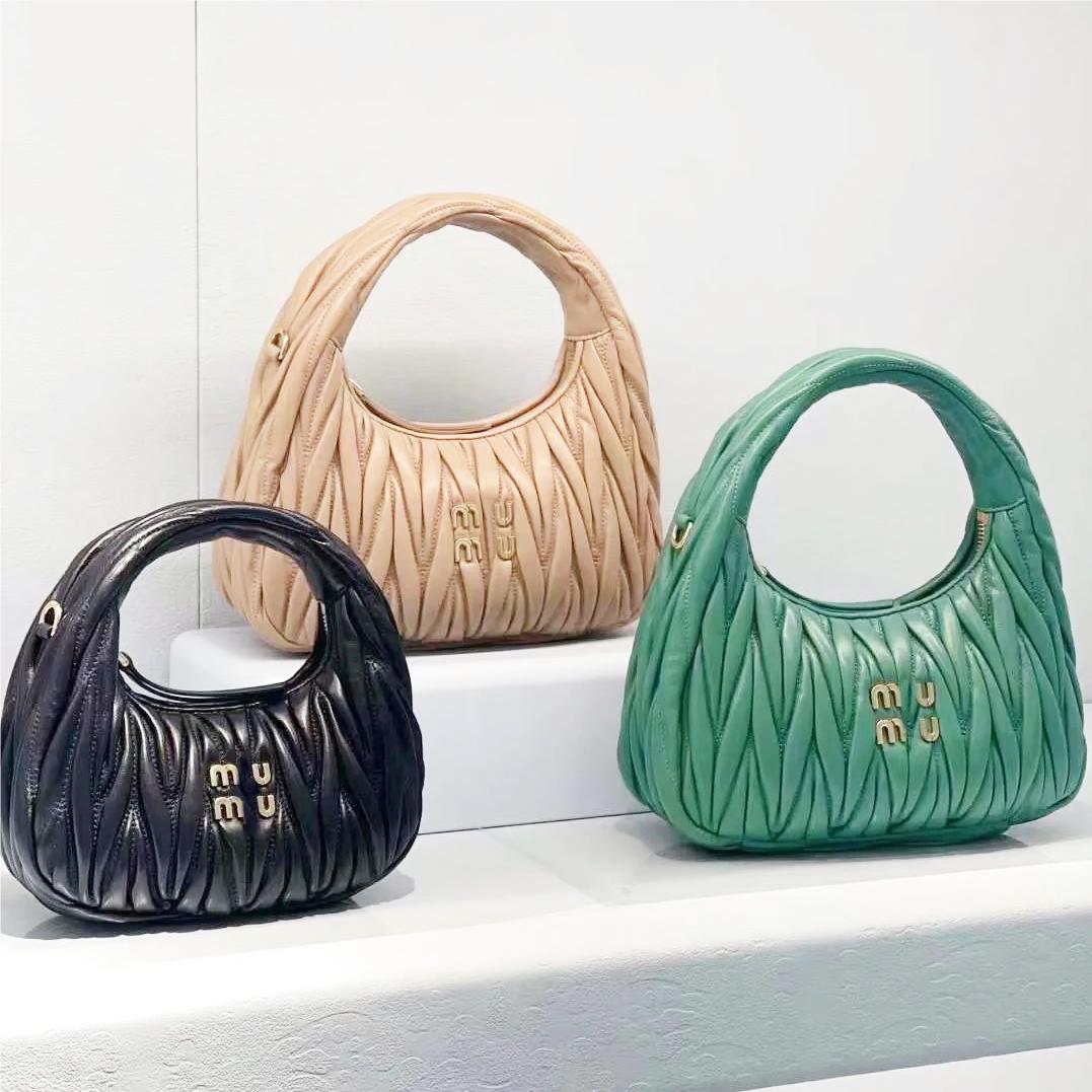 Fashion Designer Messenger bag Shoulder lady Wander Matelasse Miu handbag Toiletry Kits Genuine Leather hobo clutch purses cross body Womens travel bags mens totes, Pink
Fashion Designer Messenger bag Shoulder lady Wander Matelasse Miu handbag Toiletry Kits Genuine Leather hobo clutch purses cross body Womens travel bags mens totes, Pink