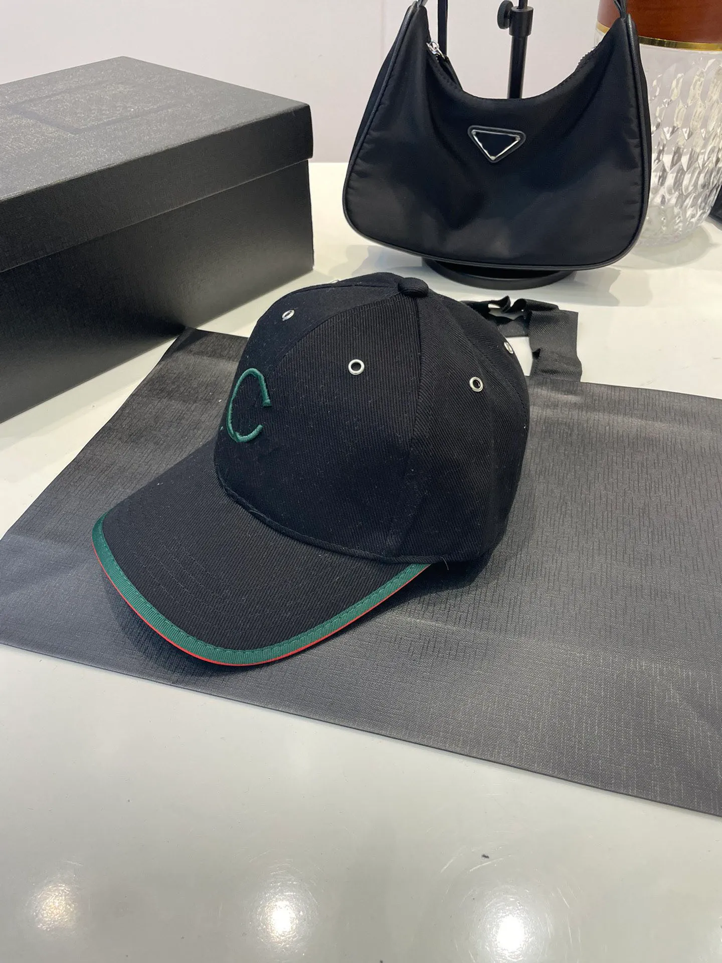 PT4 2style Letter Designer Baseball Caps Woman Men Brand Hats Embroidered Casquette Sun Hat Gorras Sports Mesh Trucker High Quality Classical Cap, No caps
PT4 2style Letter Designer Baseball Caps Woman Men Brand Hats Embroidered Casquette Sun Hat Gorras Sports Mesh Trucker High Quality Classical Cap, No caps