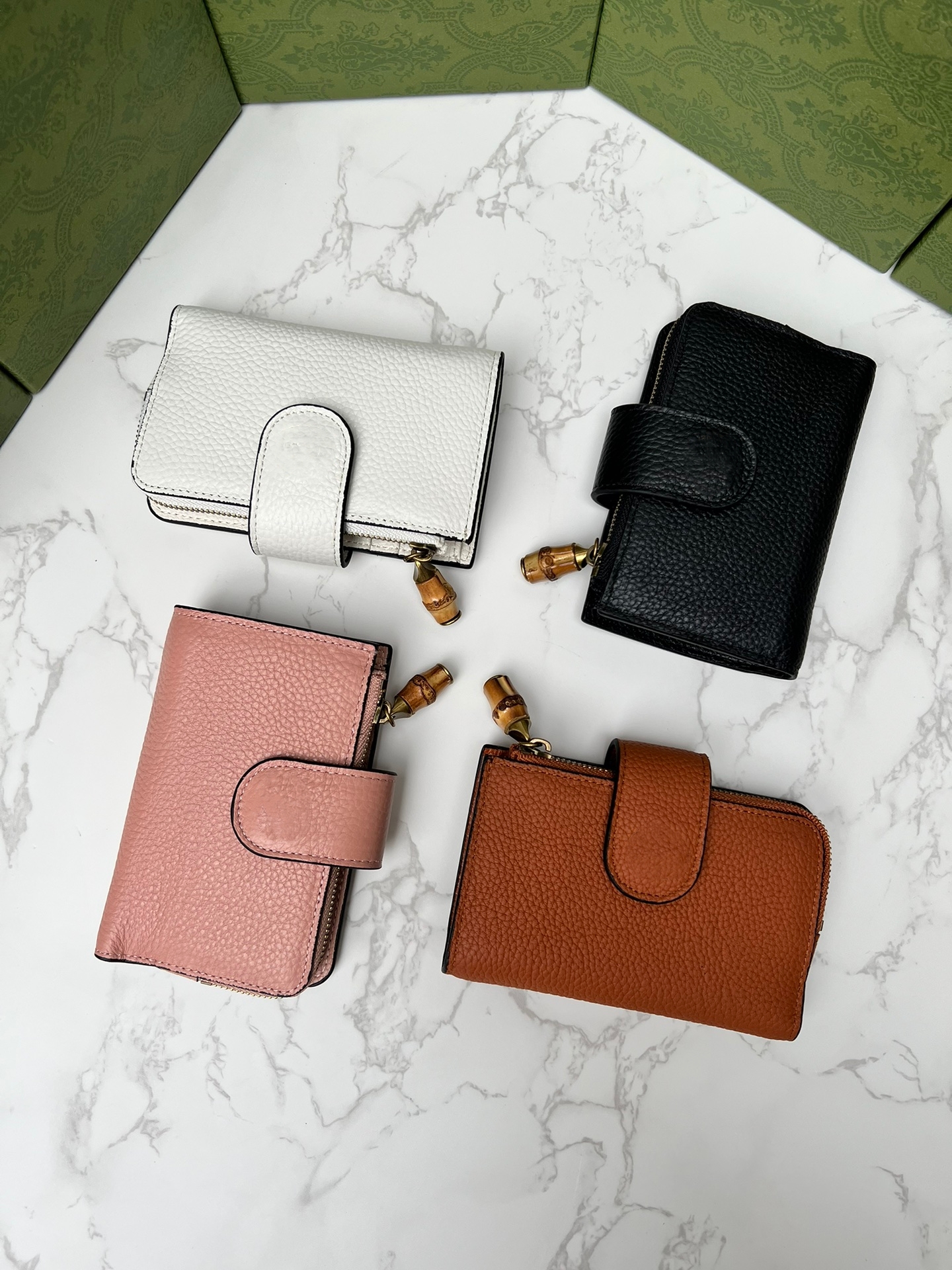 Luxury Designer Women Wallet Bamboo Metal Buckle Short Wallets Multi Card Built-in Zipper Pocket Clutch Bags Luxury Brand Ladies Coin Purses Long Wallets, Pink
Luxury Designer Women Wallet Bamboo Metal Buckle Short Wallets Multi Card Built-in Zipper Pocket Clutch Bags Luxury Brand Ladies Coin Purses Long Wallets, Pink