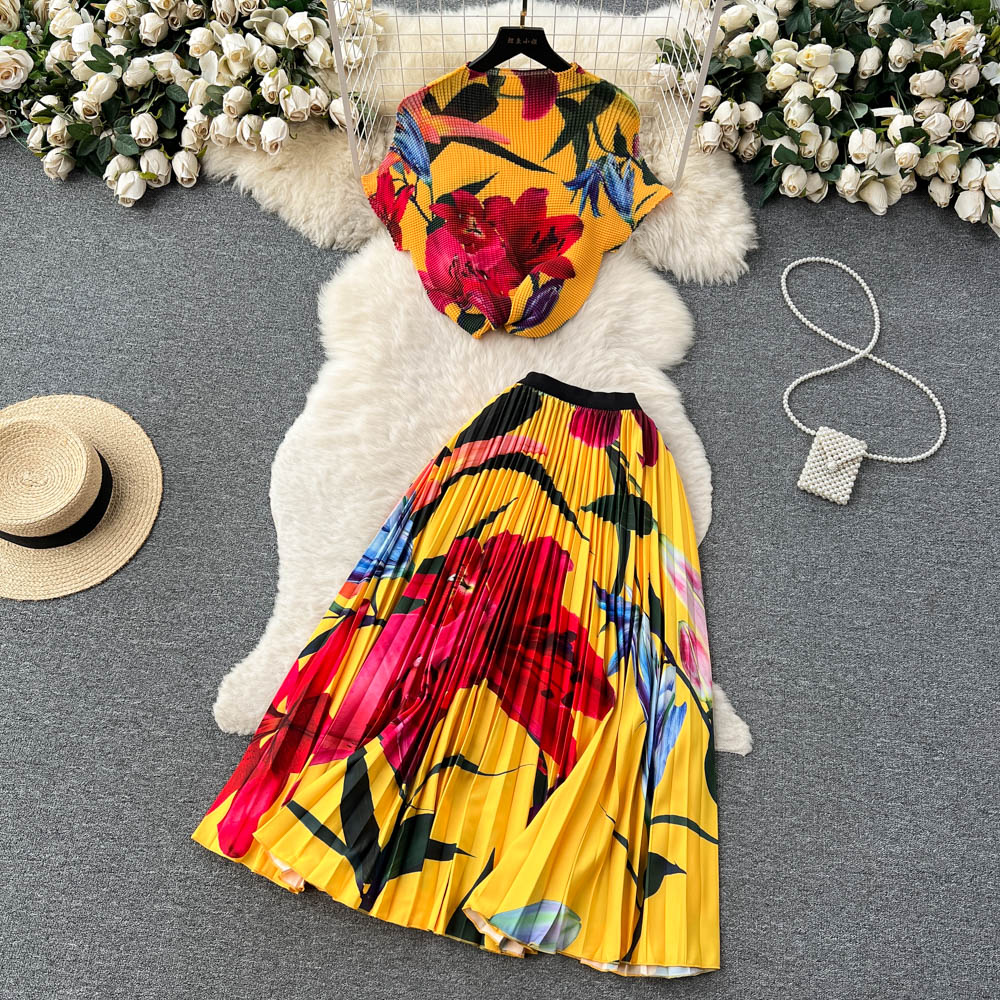 Summer Runway Pleated Flower Print 2 Piece Suit Women Raglan Sleeve Stretch Pullover Top+A-Line Long Skirt Female Matching Set 2023, Same as picture
Summer Runway Pleated Flower Print 2 Piece Suit Women Raglan Sleeve Stretch Pullover Top+A-Line Long Skirt Female Matching Set 2023, Same as picture