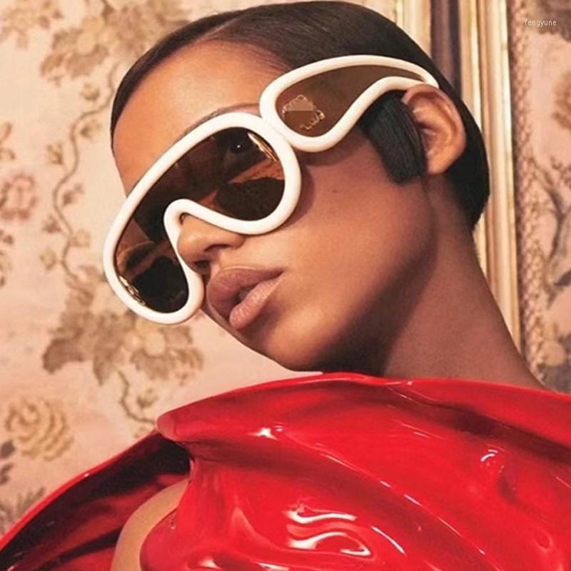 Sunglasses Vintage Oversized One Piece Shield Mirror Women 2023 Fashion Y2K Flat Sun Glasses 2000'S Men Hip Hop Shades
Sunglasses Vintage Oversized One Piece Shield Mirror Women 2023 Fashion Y2K Flat Sun Glasses 2000'S Men Hip Hop Shades