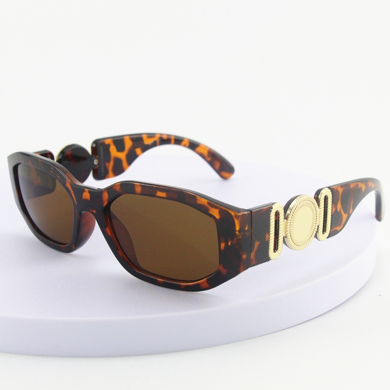 Brand designer sunglasses women fashion new tortoise large frame Brown 66mm sun glasses retro men glasses UV400 summer Fashion beach eyeglasses
Brand designer sunglasses women fashion new tortoise large frame Brown 66mm sun glasses retro men glasses UV400 summer Fashion beach eyeglasses