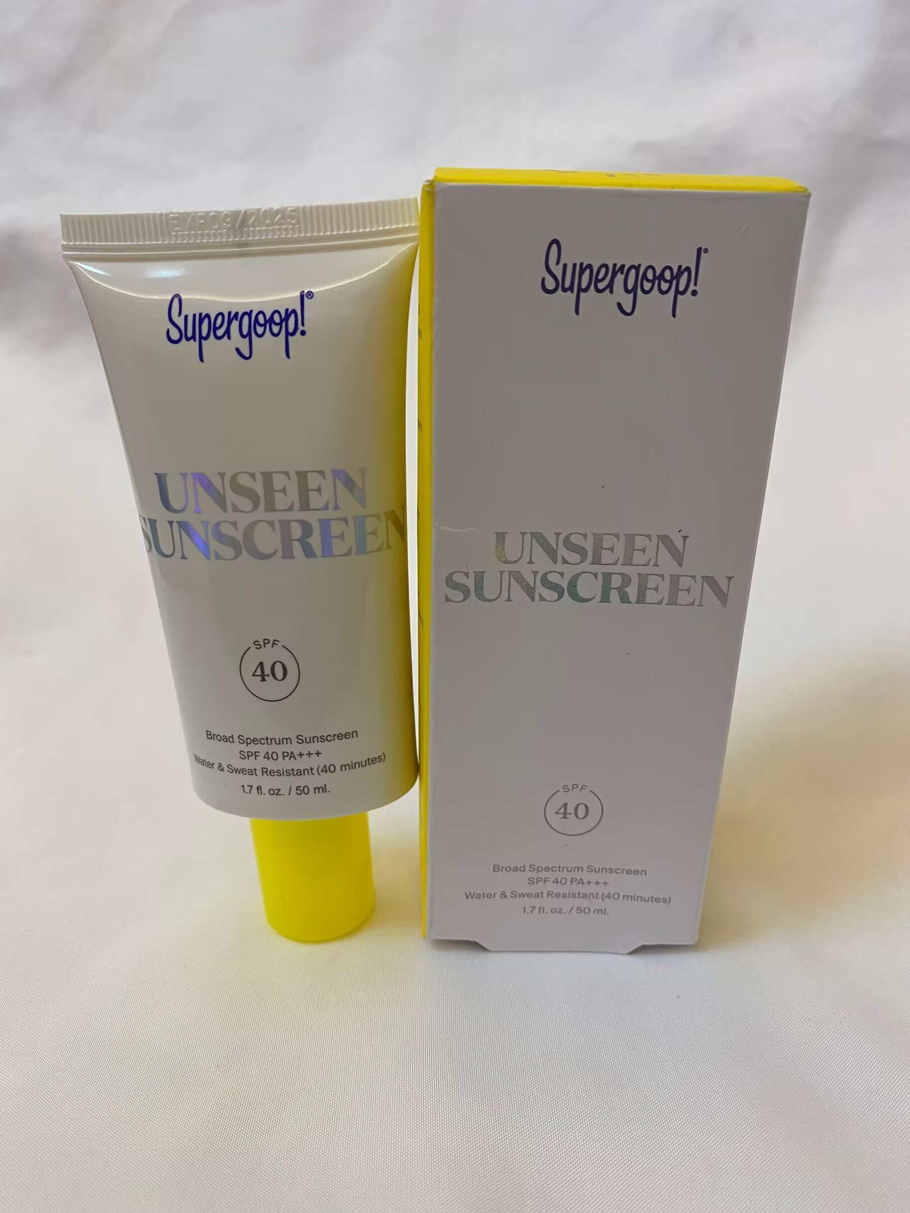 Supergoop! Unseen Sunscreen, 1.7 oz - SPF 40 PA+++ Reef-Friendly, Broad Spectrum Sunscreen Water & Sweat Resistant(40 minutes) 50ml
Supergoop! Unseen Sunscreen, 1.7 oz - SPF 40 PA+++ Reef-Friendly, Broad Spectrum Sunscreen Water & Sweat Resistant(40 minutes) 50ml