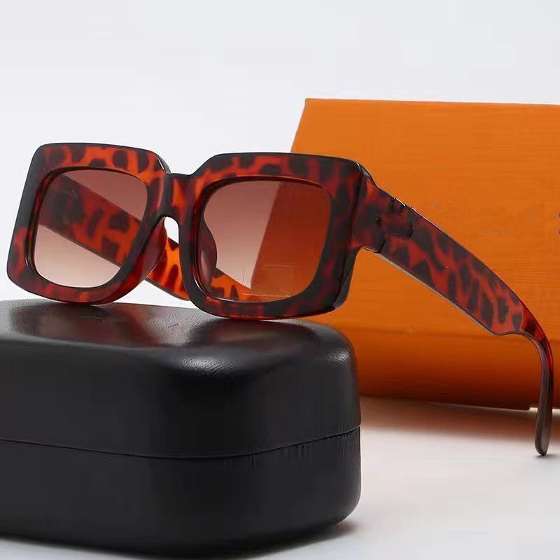 Mens Womens Designer Sunglasses Luxury Cool Style Hot Fashion Classic Thick Plate Black White Square Frame Eyewear Off Man Glasses Designer with Original Box
Mens Womens Designer Sunglasses Luxury Cool Style Hot Fashion Classic Thick Plate Black White Square Frame Eyewear Off Man Glasses Designer with Original Box