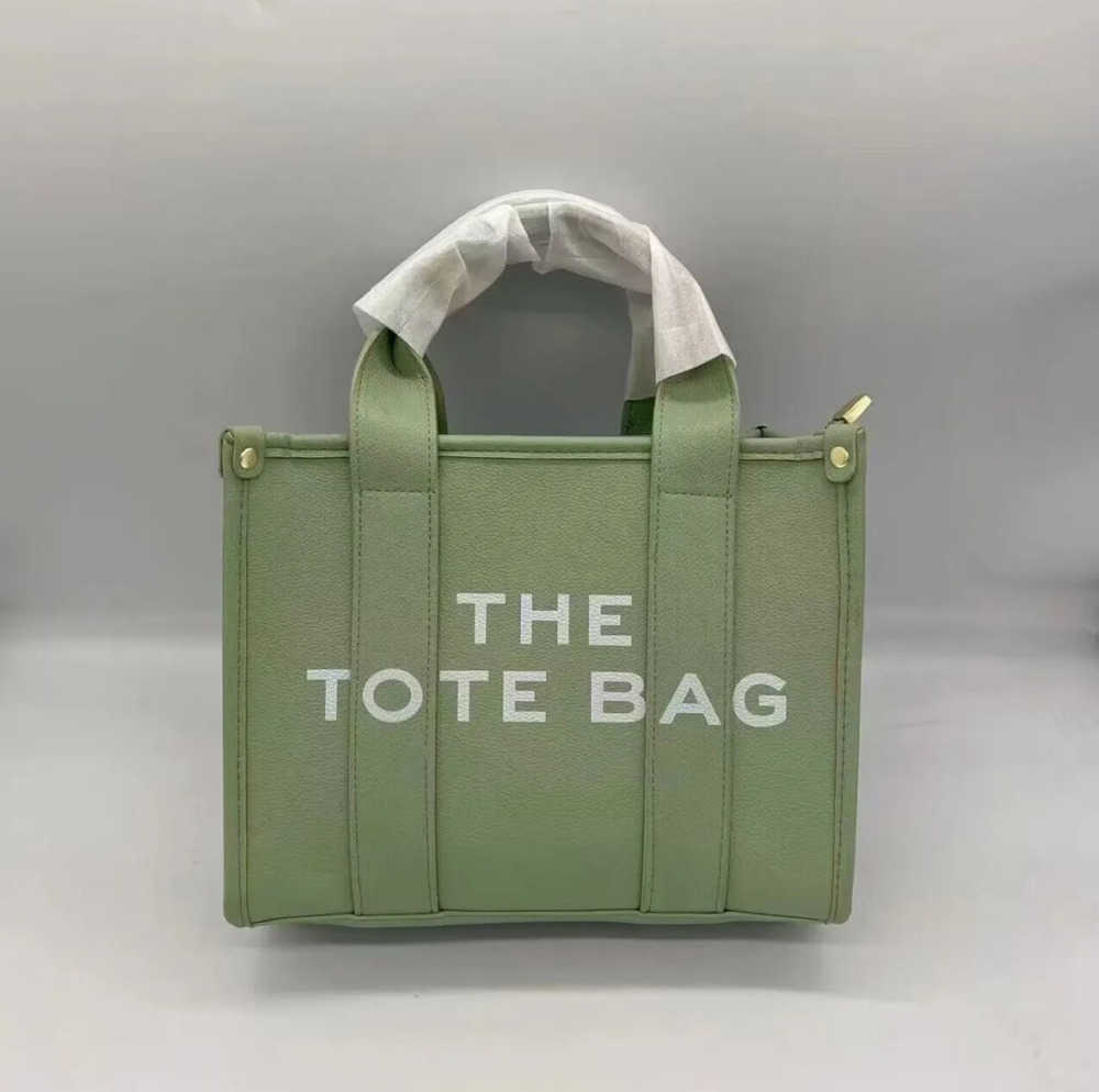 Totes Bags Designer Luxury Handbag womens 13 colors Card Holder Fashion Cross Body simple Pu Shoulder portable tote wallet Hot sale, 01
Totes Bags Designer Luxury Handbag womens 13 colors Card Holder Fashion Cross Body simple Pu Shoulder portable tote wallet Hot sale, 01