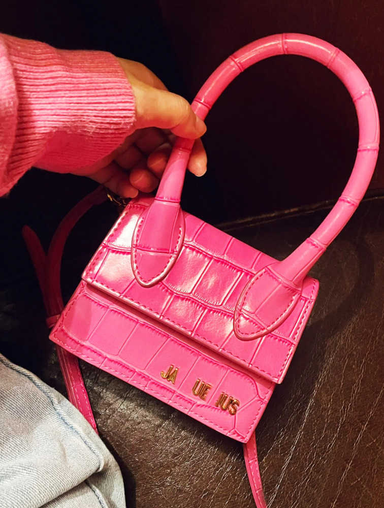 JACQ 1 2-loop Newest designer bags women handbag crossbody tote bag sacoche muse fashion shoulder split crocodile noeud hand coin flap GIFT mini Fashion leisure, #4 20cm
JACQ 1 2-loop Newest designer bags women handbag crossbody tote bag sacoche muse fashion shoulder split crocodile noeud hand coin flap GIFT mini Fashion leisure, #4 20cm
