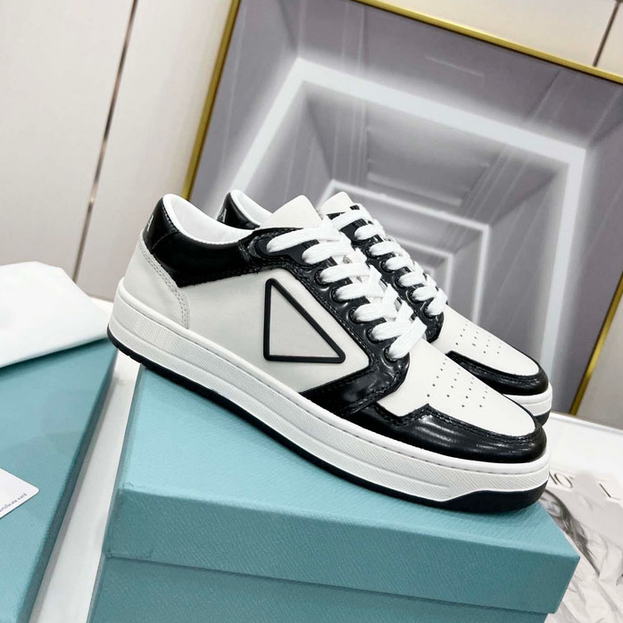 Designer men's single casual shoes with thick platform gear triangle P Lok Fu shoes black Cloudbust leather men's shoes add platform sneakers., Green
Designer men's single casual shoes with thick platform gear triangle P Lok Fu shoes black Cloudbust leather men's shoes add platform sneakers., Green