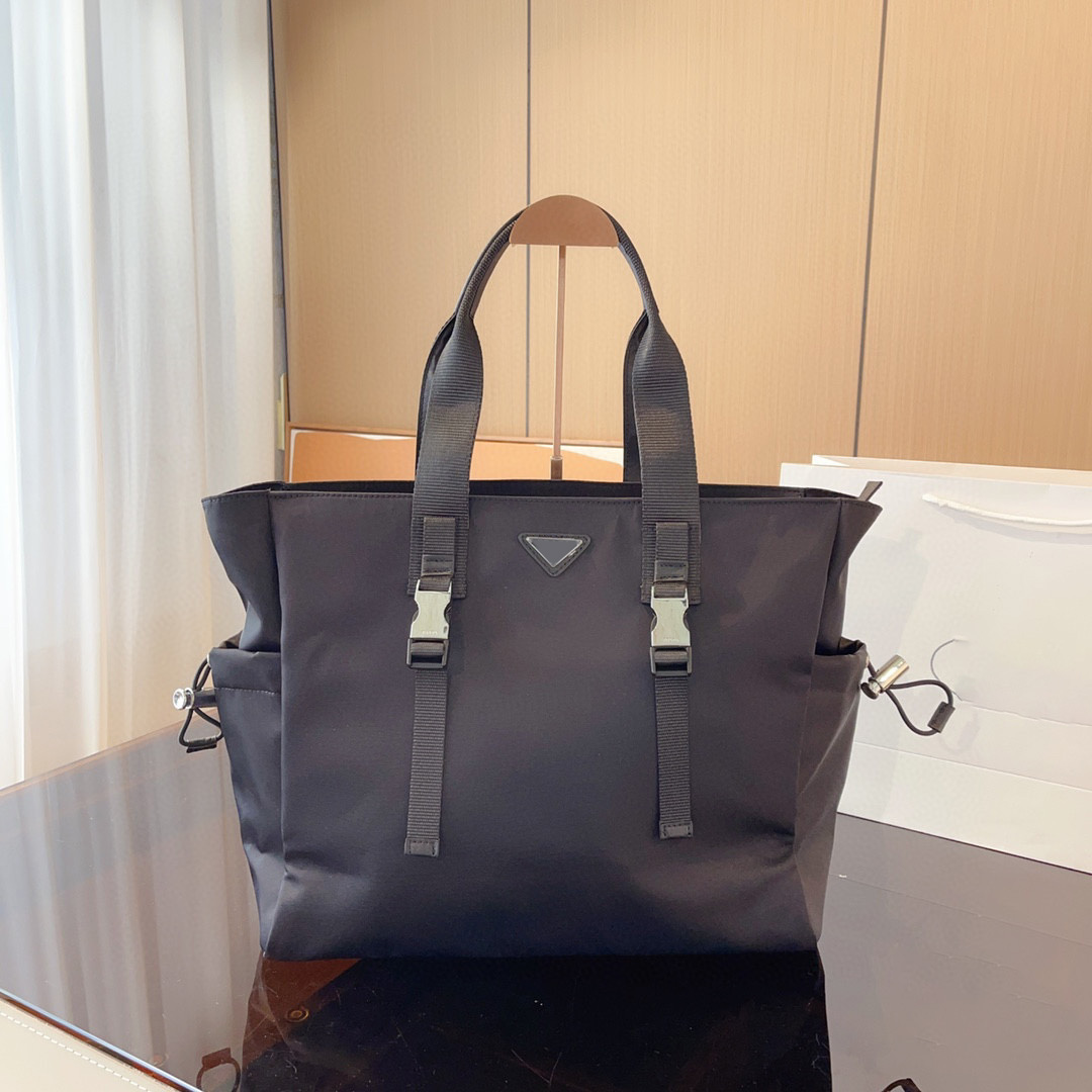 Luxury designer recycled nylon briefcase, men's handbag, shoulder tote bag daily commuter work bag, crossbody bag, shopping bag, outdoor travel bag messenger bag for men
Luxury designer recycled nylon briefcase, men's handbag, shoulder tote bag daily commuter work bag, crossbody bag, shopping bag, outdoor travel bag messenger bag for men