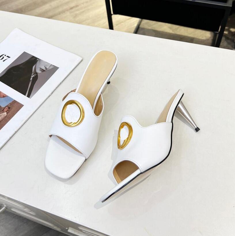 Luxury Blondie Slide Slippers Women Round Interlocking G Gold Toned Hardware Leather Sole Flat Buckle Wedge Mule Sandals Flip Flops With Box
Luxury Blondie Slide Slippers Women Round Interlocking G Gold Toned Hardware Leather Sole Flat Buckle Wedge Mule Sandals Flip Flops With Box