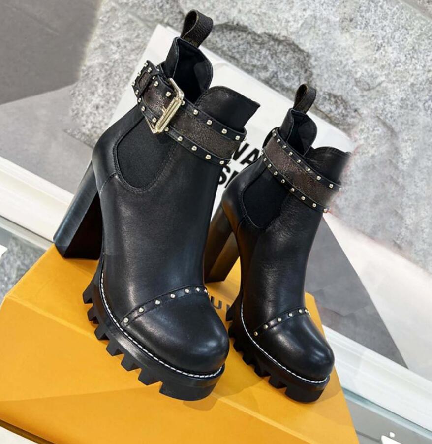 Luxury Designer Iconic Star Trail Ankle Boots Treaded Rubber Patent Canvas And Leather High Heel Chunky Lace up Martin Sneakers Size 35-42
Luxury Designer Iconic Star Trail Ankle Boots Treaded Rubber Patent Canvas And Leather High Heel Chunky Lace up Martin Sneakers Size 35-42