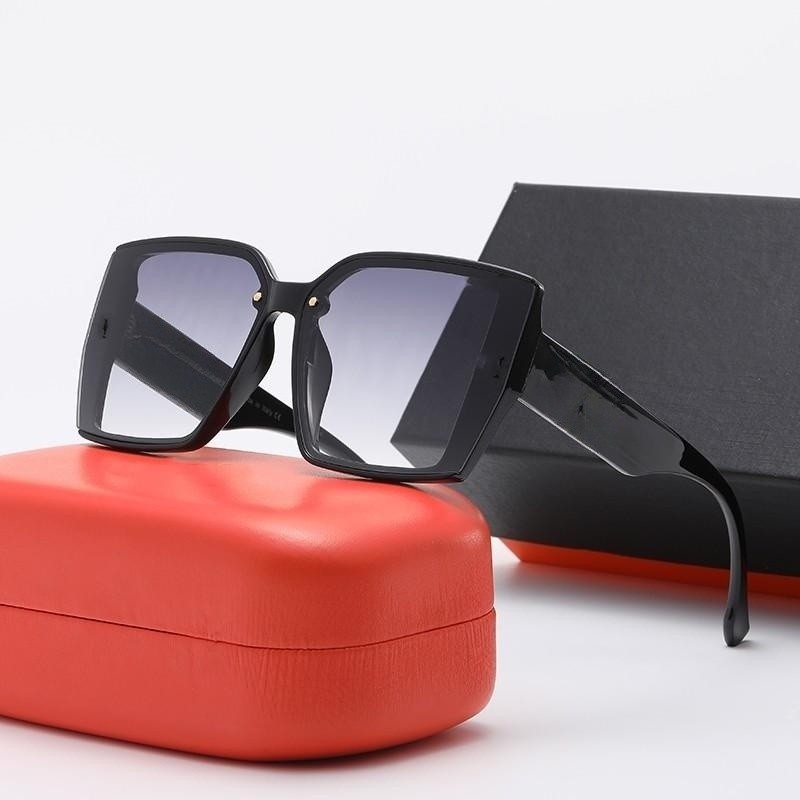 Luxury Designer Sunglasses For Women Mens Sunglasses Men Fashion Outdoor Classic Style Eyewear Unisex Goggles Sport Driving Multiple Style Shades Dropshipping
Luxury Designer Sunglasses For Women Mens Sunglasses Men Fashion Outdoor Classic Style Eyewear Unisex Goggles Sport Driving Multiple Style Shades Dropshipping