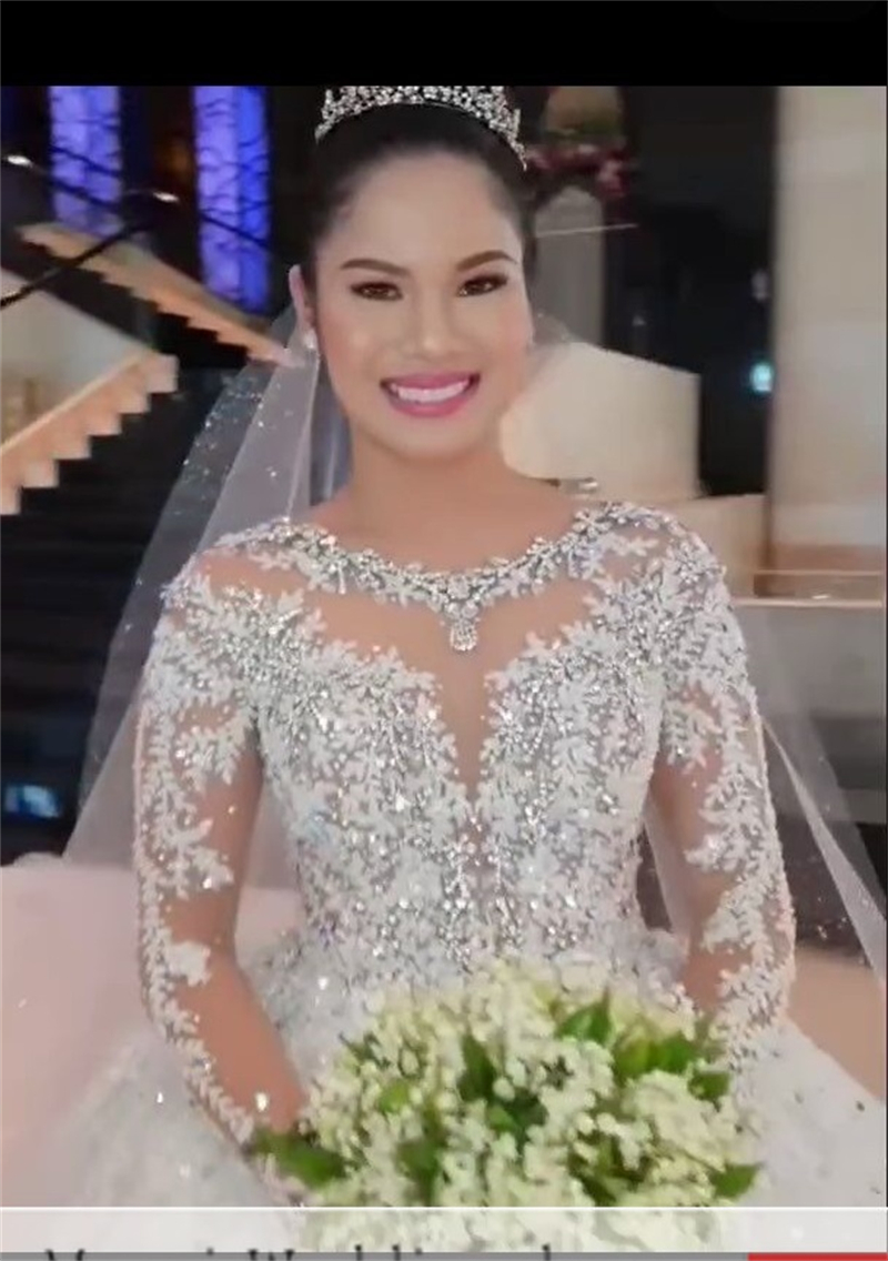 Luxury Ball Gown Wedding Dresses Cathedral Length Long Train Bridal Gowns Full Sleeves Lace Appliques Crystals Beaded Arabic Dubai Bride Wear 2023