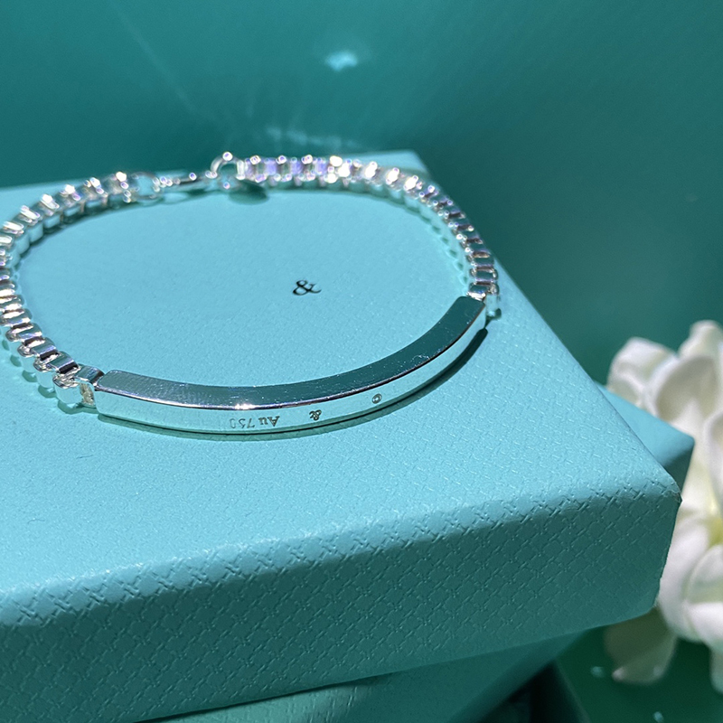 Luxury Designers bracelet Women Charm bracelet Diamond T design Pearls jewelry studded with high quality bracelets boutique gift jewelrys very nice
Luxury Designers bracelet Women Charm bracelet Diamond T design Pearls jewelry studded with high quality bracelets boutique gift jewelrys very nice