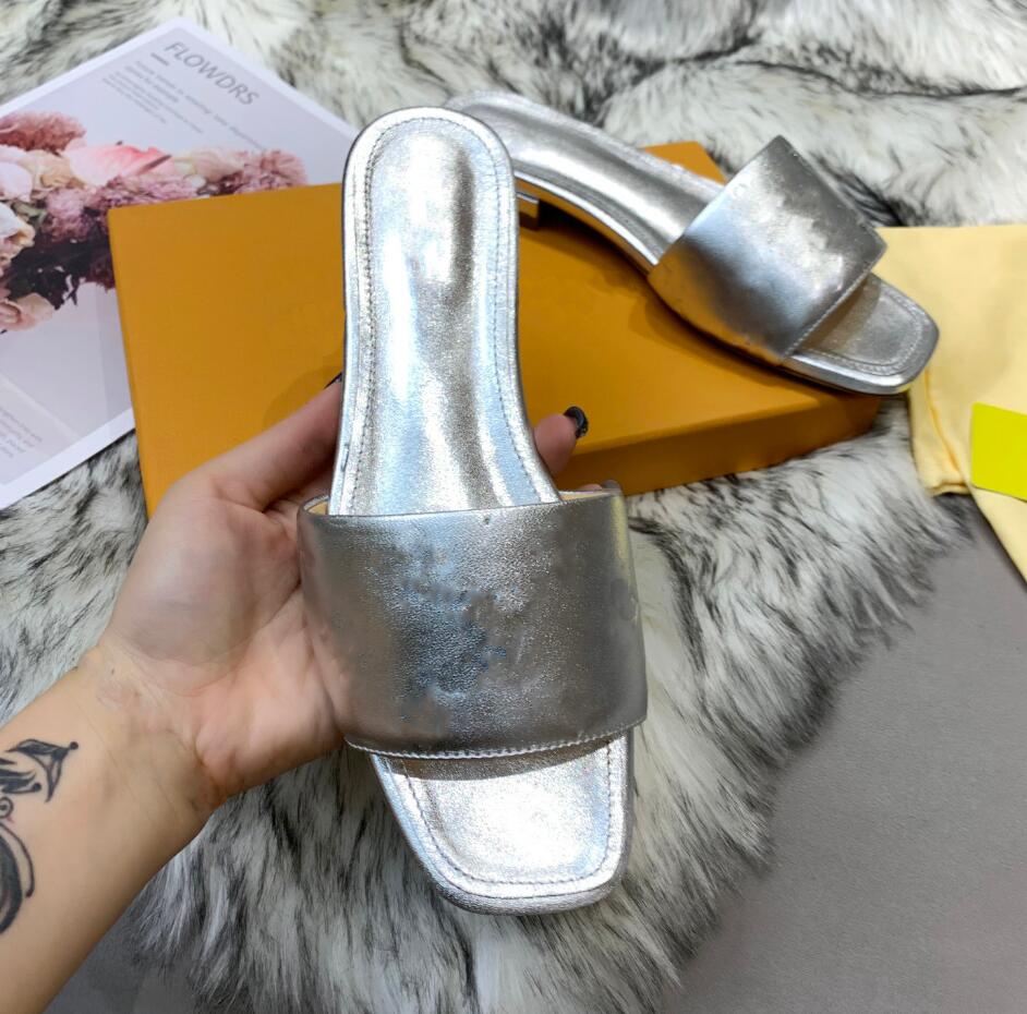 Luxury Revival Flat Mules Slippers Men Women Slides Sandals Gold Silver Black Pink Orange Blue WATERFRONT Brown White Summer Flip Flops
Luxury Revival Flat Mules Slippers Men Women Slides Sandals Gold Silver Black Pink Orange Blue WATERFRONT Brown White Summer Flip Flops