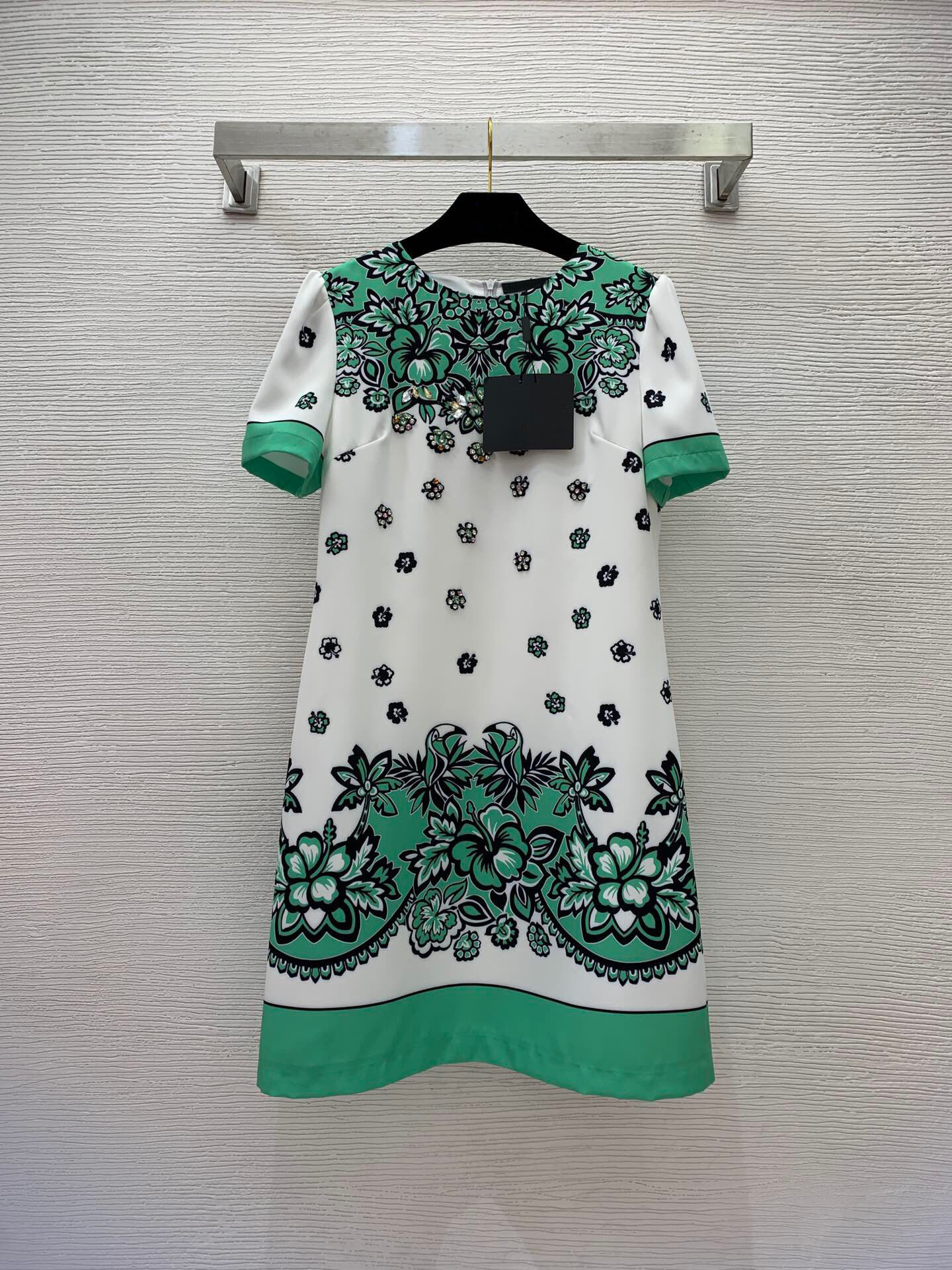 2023 Summer Green Floral Print Panelled Cotton Dress Short Sleeve Round Neck Rhinestone Knee-Length Casual Dresses B3L112334, Multi
2023 Summer Green Floral Print Panelled Cotton Dress Short Sleeve Round Neck Rhinestone Knee-Length Casual Dresses B3L112334, Multi