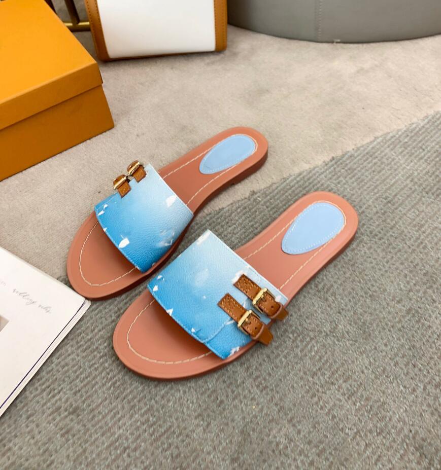 Luxury Designer Lock It Flat Mule Slippers Womens Genuine Leather Ladies Dauphine Outdoor Slipper Flip Flops Scuffs Sandals Size 35-41
Luxury Designer Lock It Flat Mule Slippers Womens Genuine Leather Ladies Dauphine Outdoor Slipper Flip Flops Scuffs Sandals Size 35-41