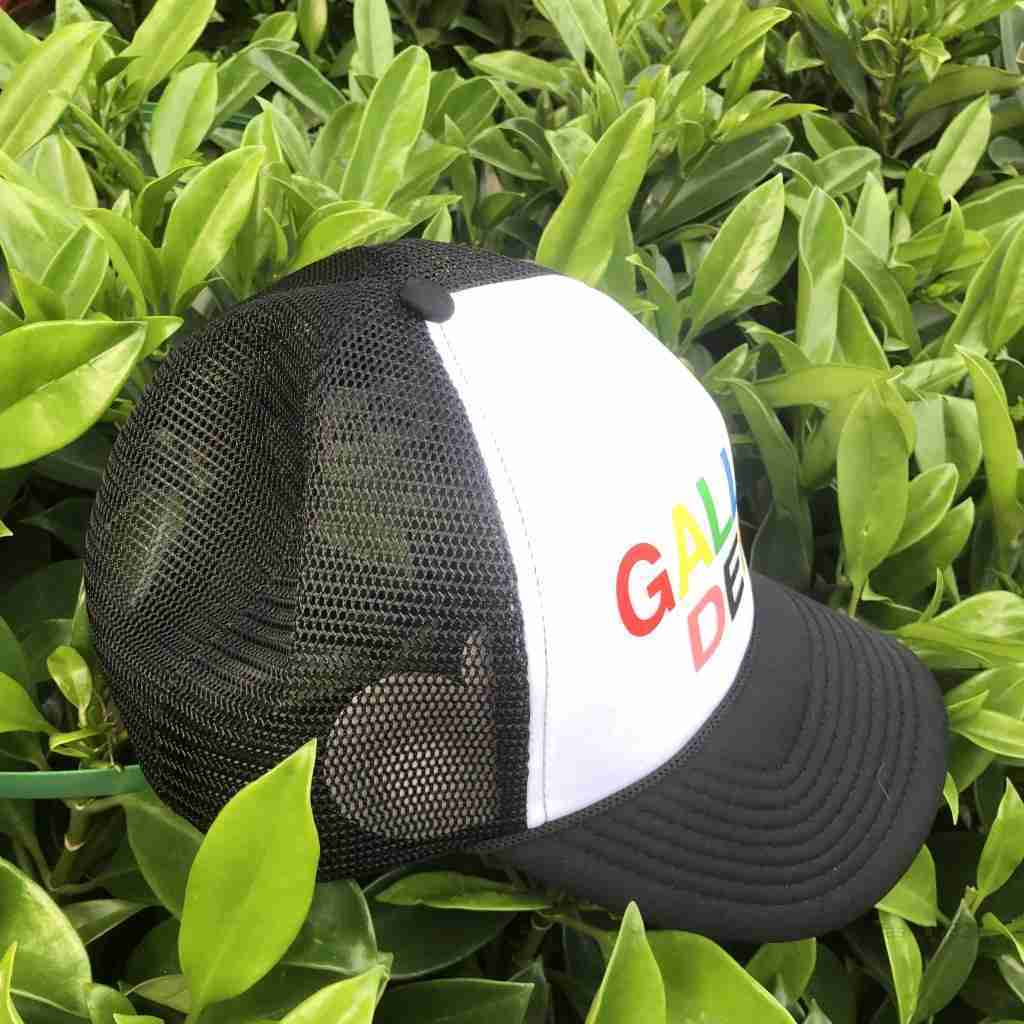 20233 Ball Gallerys Designer Caps Full Details Hardtop Baseball Hat Lisa Same Star Duck Tongue Hat Mens and Womens Fashion Ball Caps
20233 Ball Gallerys Designer Caps Full Details Hardtop Baseball Hat Lisa Same Star Duck Tongue Hat Mens and Womens Fashion Ball Caps