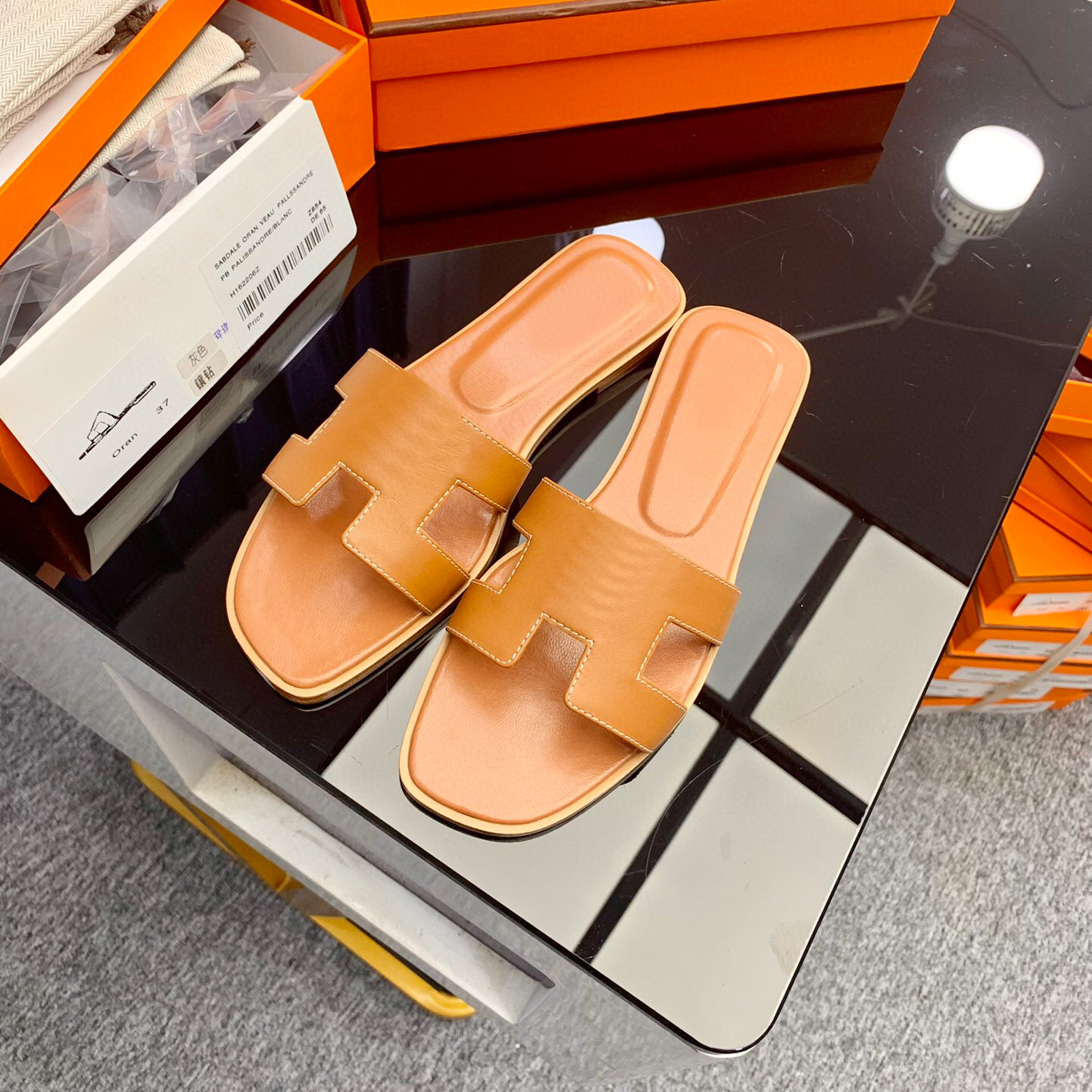 621s Sandals Oran Sandals Classic Sexy Pantuffles Slippers Designer Sandals Orange Grain Leather Sandals Leather Flat Solid Home Slippers Pantuffle, 3 h slipper
621s Sandals Oran Sandals Classic Sexy Pantuffles Slippers Designer Sandals Orange Grain Leather Sandals Leather Flat Solid Home Slippers Pantuffle, 3 h slipper