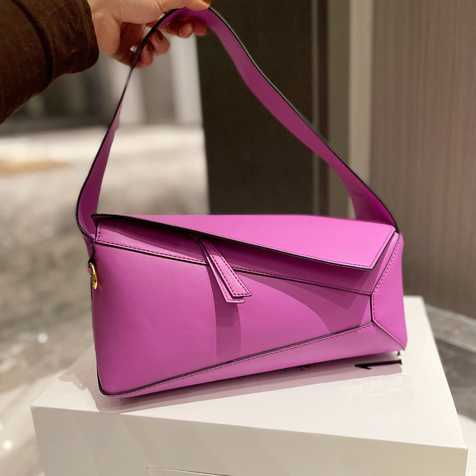 Luxury Designer Bag Leather Handbag Shoulder Bucket Women's Low Waist Pack Jigsaw Tote Bag Diagonal Geometric Square Contrast Color Patchwork Purse Letters
Luxury Designer Bag Leather Handbag Shoulder Bucket Women's Low Waist Pack Jigsaw Tote Bag Diagonal Geometric Square Contrast Color Patchwork Purse Letters