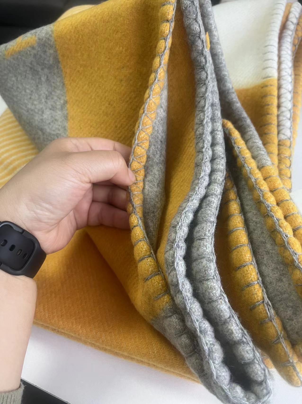 TOP QUAILTY 3 Colors WOOL NEW Color Yellow H Blankets And Cushion Thick Home Sofa Blanket beige orange black red gray navy Big Size