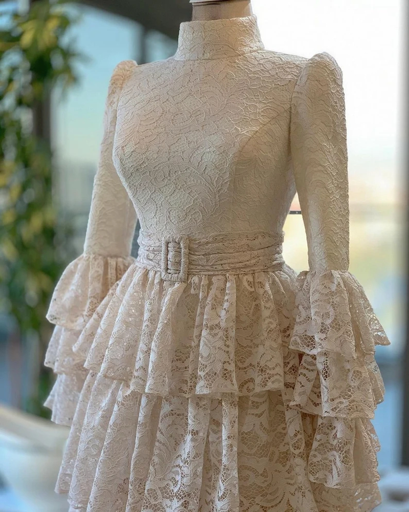 Vintage Full Lace Prom Dresses Tiered Long Sleeves A Line Formal Evening Gowns Floor Length Empire Waist Beige elegant Special Occasion Dress 2023
