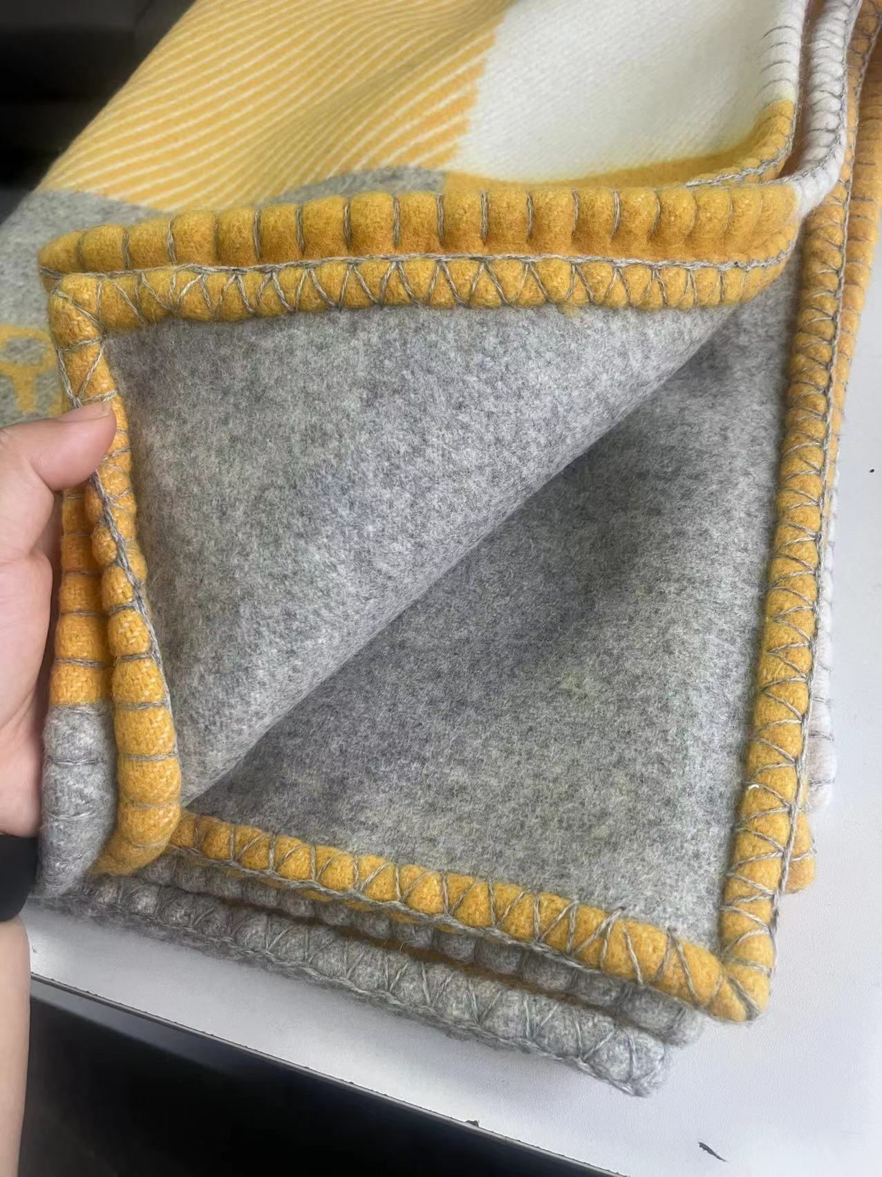 TOP QUAILTY 3 Colors WOOL NEW Color Yellow H Blankets And Cushion Thick Home Sofa Blanket beige orange black red gray navy Big Size