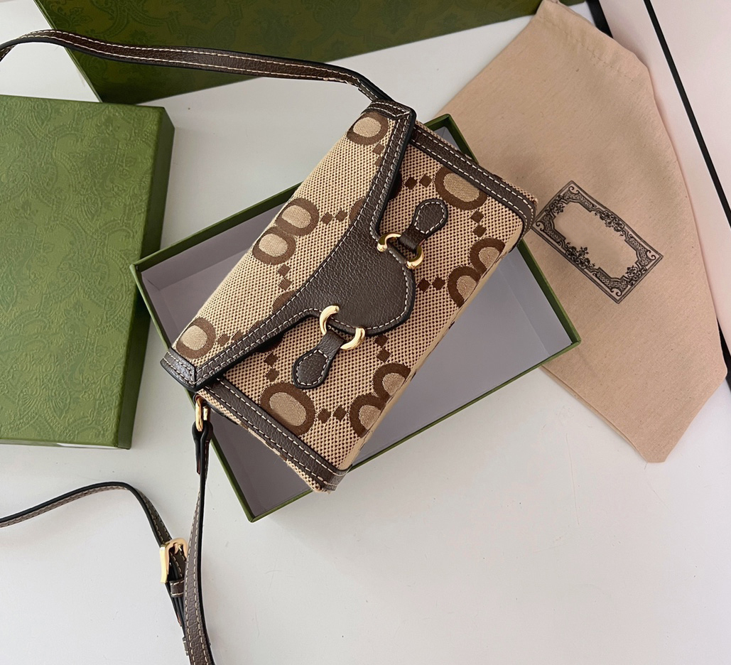 Designer shoulder bag luxury marmont handbags womens phone bags Top-quality leather horsebit 1955 mini crossbody purses ladies fashion clutch with box G296, 699296#double g design
Designer shoulder bag luxury marmont handbags womens phone bags Top-quality leather horsebit 1955 mini crossbody purses ladies fashion clutch with box G296, 699296#double g design