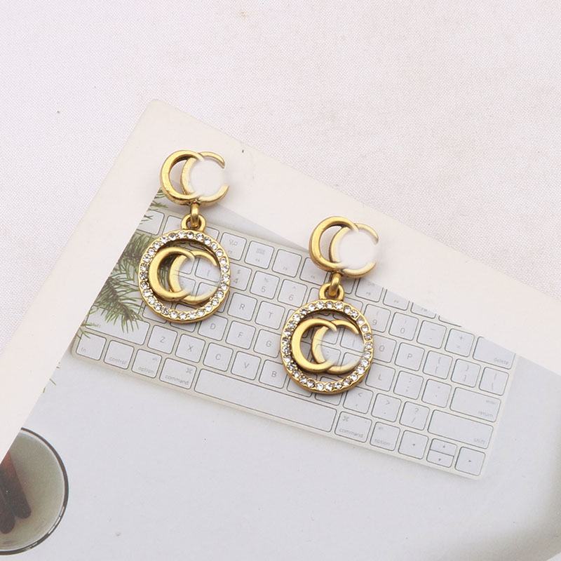 Fashion 18K Gold Plated Luxury Designers Brand Letters Stud Clip Chain Long Geometric Women Round Crystal Rhinestone Pearl Earring Wedding Party Jewerlry Gifts
Fashion 18K Gold Plated Luxury Designers Brand Letters Stud Clip Chain Long Geometric Women Round Crystal Rhinestone Pearl Earring Wedding Party Jewerlry Gifts