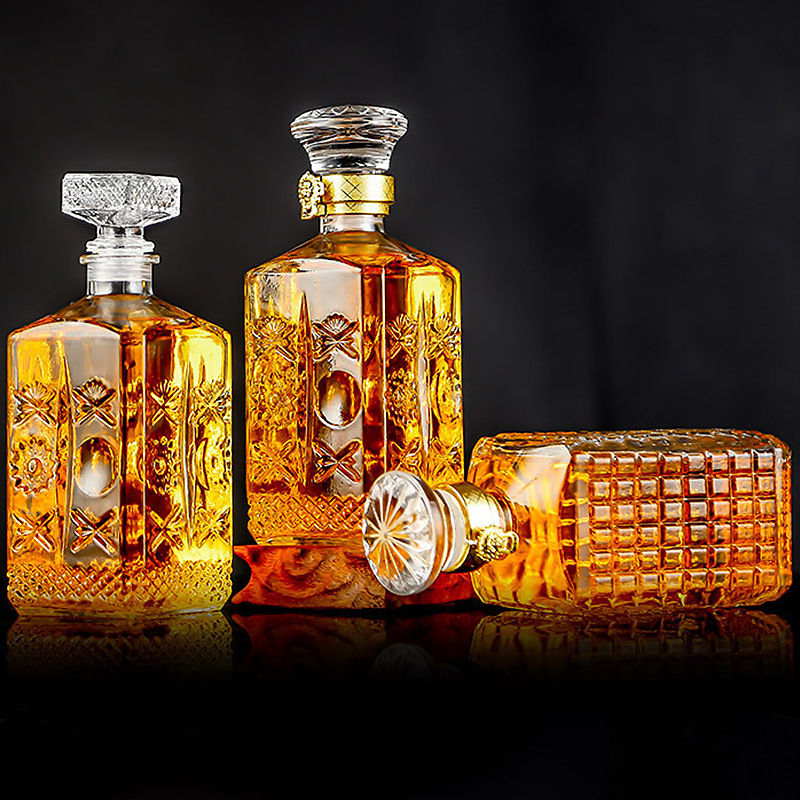 Bar Tools Highgrade Square Decanter 8001000ml Dispenser Crystal Glass Bottle Wine With Screw Cap Aerator Mirror Jug Gift Decoration dftwrt 230612