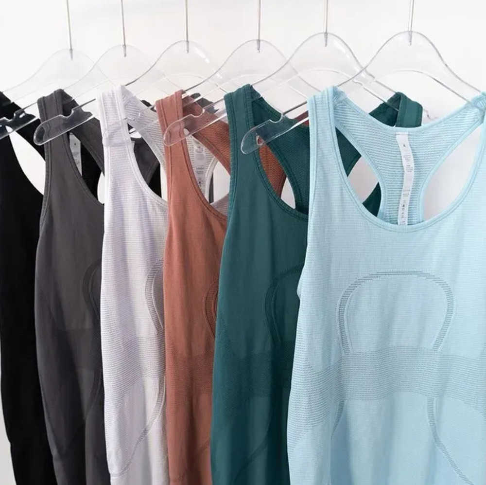 Lulus Ribbed Slim Fit Gym Fitness Workout Tank Top Women Racerback Sport Training Vest Sleeveless Shirts with Built in Bra 2023ss Leisure trend
Lulus Ribbed Slim Fit Gym Fitness Workout Tank Top Women Racerback Sport Training Vest Sleeveless Shirts with Built in Bra 2023ss Leisure trend