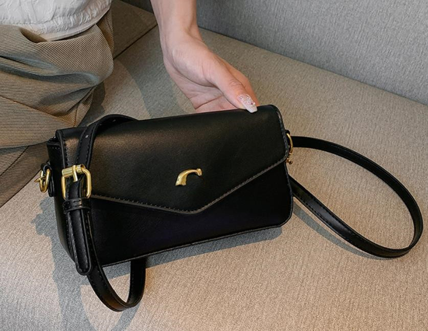 women's envelope bag summer fresh and sweet street trend portable one-shoulder diagonal women's bags, 21*11*5cm
women's envelope bag summer fresh and sweet street trend portable one-shoulder diagonal women's bags, 21*11*5cm