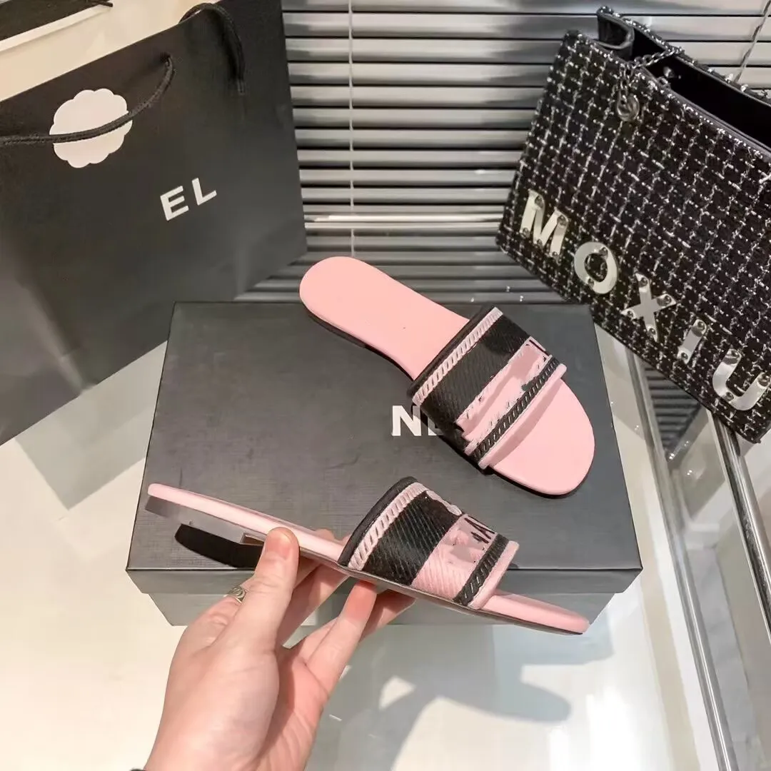 Classics sandals Fashion Designer Slippers slides Floral brocade Gear bottoms Flip Flops women shoes striped Beach causal slipper, Dark grey
Classics sandals Fashion Designer Slippers slides Floral brocade Gear bottoms Flip Flops women shoes striped Beach causal slipper, Dark grey