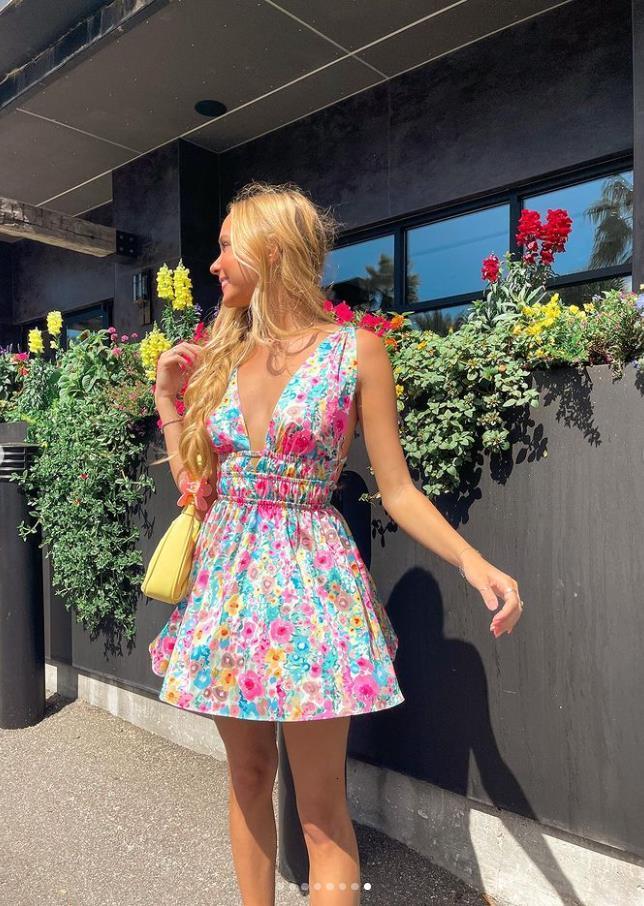 Basic Casual Dresses Backless Sexy Women Mini Dress Sleeveless V Neck Flower Print Summer Club Party Sundress Streetwear S M L 230613