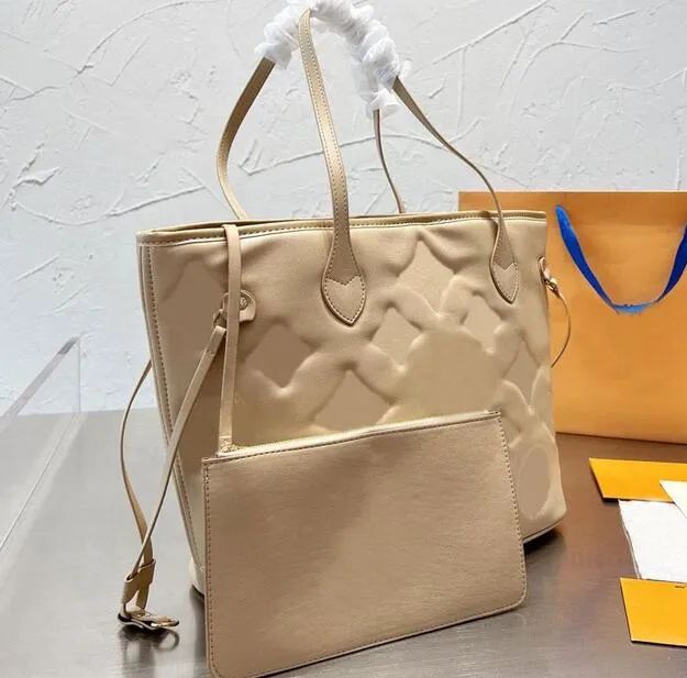 Designers Top Designer V LOCK Bags Designer Shoulder Totes Composite Bag Large Capacity Handbag Crossbody Shop Bags Women Handbags Genuine Leather Shopping Tote, Black
Designers Top Designer V LOCK Bags Designer Shoulder Totes Composite Bag Large Capacity Handbag Crossbody Shop Bags Women Handbags Genuine Leather Shopping Tote, Black