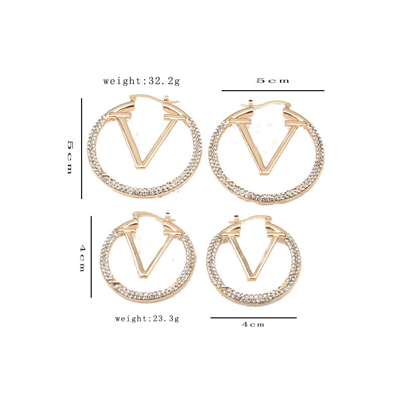 Famous Women Hoop Earrings 18K Gold Plated Luxury Brand Designers V Letters Stud Clip Chain Big Circle Geometric Earrings Wedding Christmas Holiday Gifts 4cm and 5cm
Famous Women Hoop Earrings 18K Gold Plated Luxury Brand Designers V Letters Stud Clip Chain Big Circle Geometric Earrings Wedding Christmas Holiday Gifts 4cm and 5cm